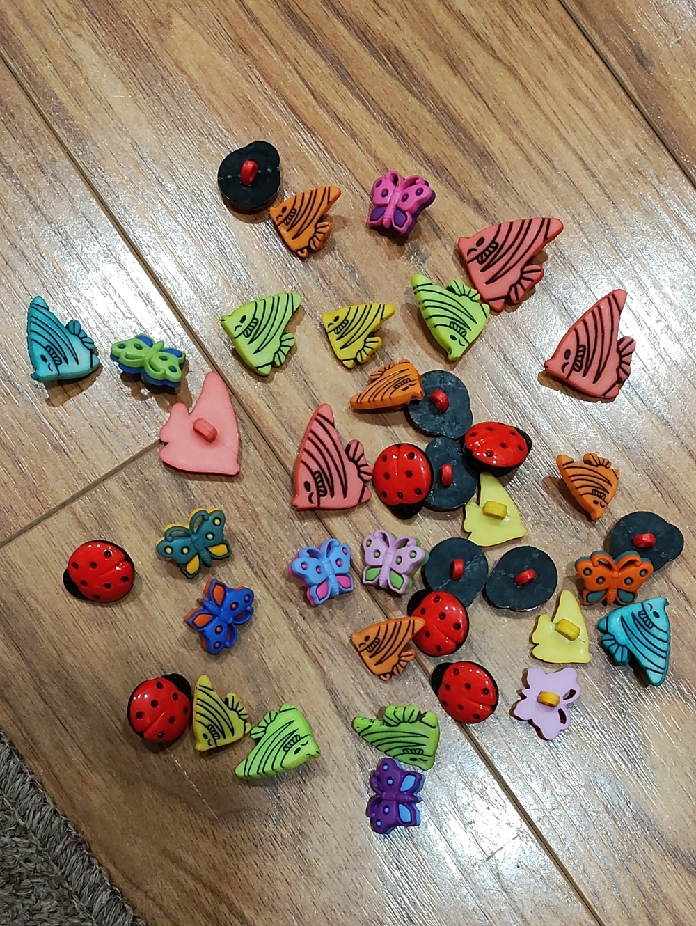 Source Unknown Multicolor Kids Buttons - Butterflies, Ladybugs & Fish